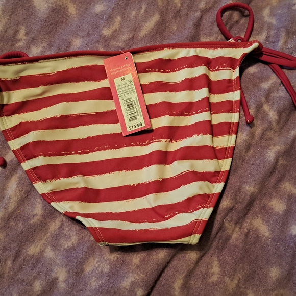 Cute swimsuit - Picture 3 of 4